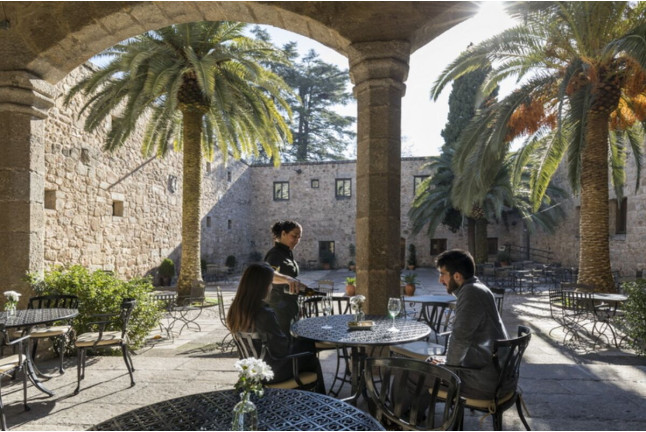 Mesa para dos: Comida o Cena para dos personas en Parador de Jarandilla de la Vera (Cáceres)
