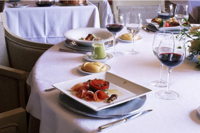 Mesa para dos: Comida o Cena para dos personas en Parador de La Granja (Segovia)