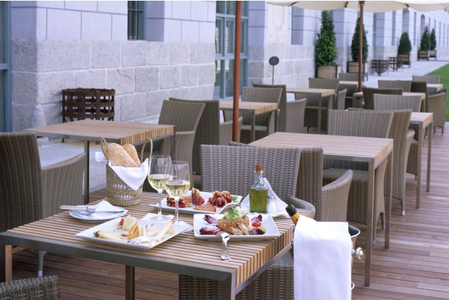 Mesa para dos: Comida o Cena para dos personas en Parador de La Granja (Segovia)