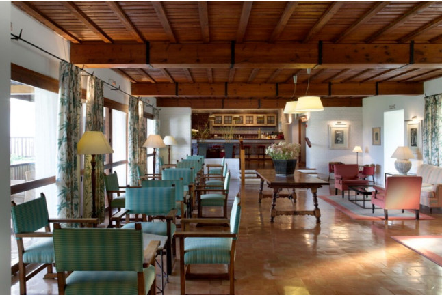 Mesa para dos: Comida o Cena para dos personas en Parador de Mazagón (Huelva)