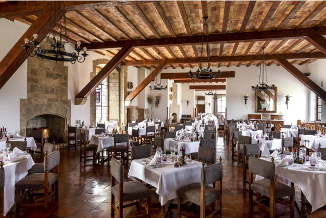 Mesa para dos: Comida o Cena para dos personas en Parador de Tortosa (Tarragona)