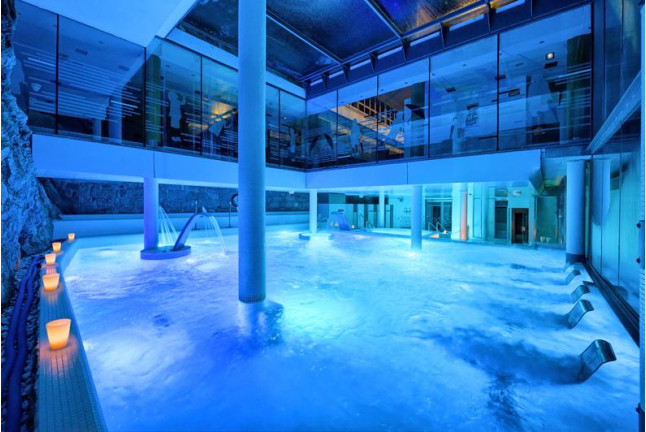 Circuito Spa, Masaje Manual, Comida o Cena en Restaurante Río Deva para dos en Balneario la Hermida 4* (Cantabria)
