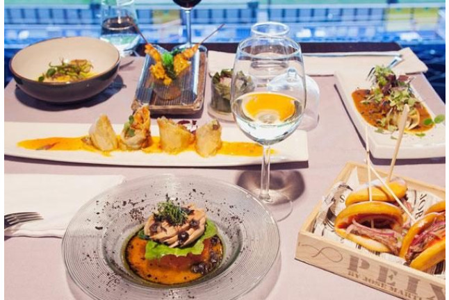 Comida o Cena para dos en el Estadio Santiago Bernabéu en Restaurante Realcafé Bernabéu (Madrid)