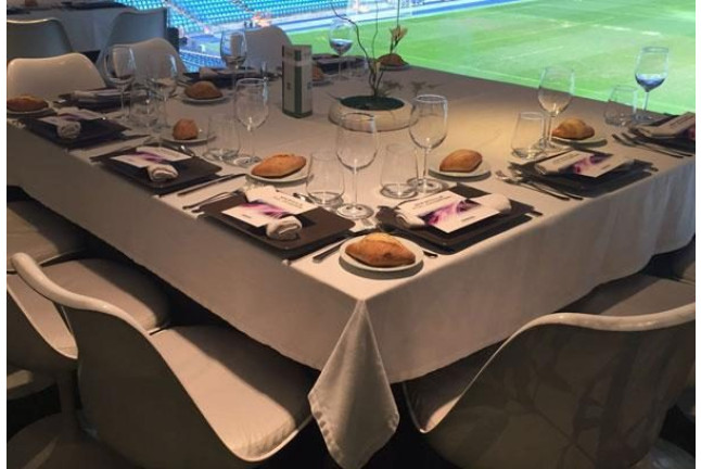 Comida o Cena para dos en el Estadio Santiago Bernabéu en Restaurante Realcafé Bernabéu (Madrid)