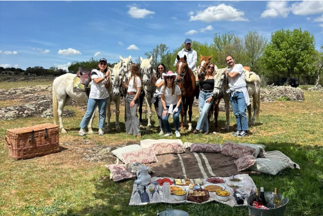 Ruta a Caballo y Mini Pícnic para dos (Colladillo, Segovia)