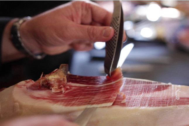 Ruta del Jabugo: Visita Guiada a la Dehesa, los Secaderos y a Bodegas Naturales con Cata de Jamón para dos (Corteconcepción, Huelva) 