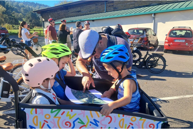Experiencia Exclusiva Aladinia: Ruta Inclusiva en Bicicleta Eléctrica con Picnic y Comida (Candás, Asturias)