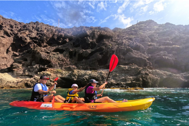 Ruta en Kayak con Snorkel y Fotos por Cabo de Gata (Almería)