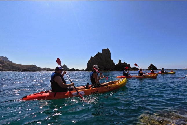 Ruta en Kayak con Snorkel y Fotos por Cabo de Gata (Almería)