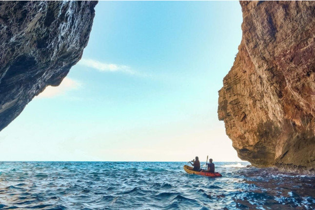 Ruta de las Cuevas Es Canutells en Kayak Doble para dos (Menorca)