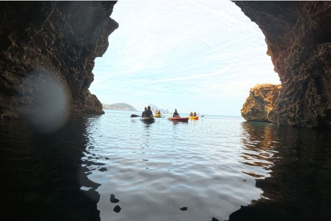 Ruta de las Cuevas en Kayak con Fotos (Ibiza)