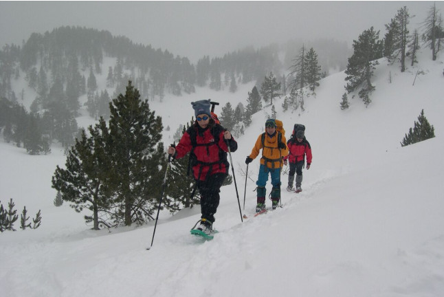 Ruta con Raquetas de Nieve por el Estany de Sant Maurici (Lleida)