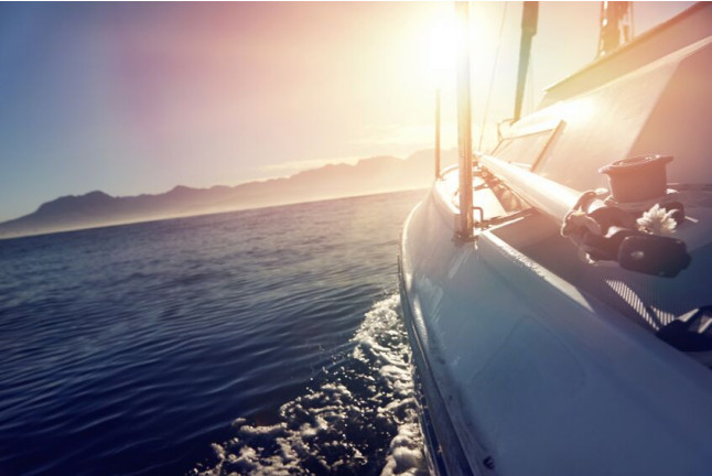 Ruta Romántica en Catamarán y Cena a bordo para dos (Gijón)