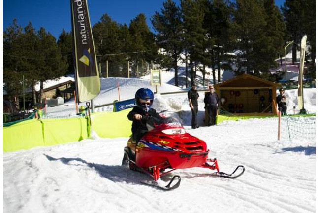 Ruta en Moto de Nieve para Niños en Naturlandia (Andorra)