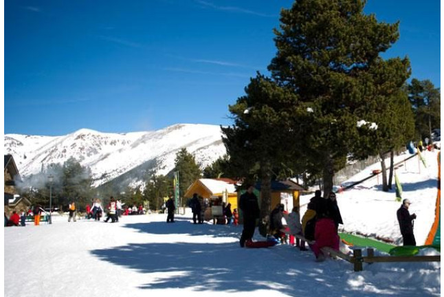 Ruta en Moto de Nieve para Niños en Naturlandia (Andorra)