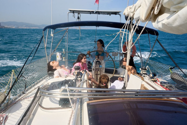 Salida Privada en Barco por el Skyline de Barcelona (Badalona, Barcelona)