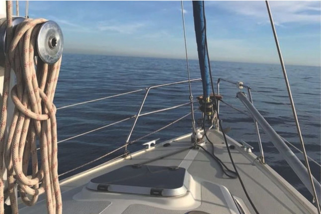 Salida en Velero de Día o Puesta de Sol (Barcelona)