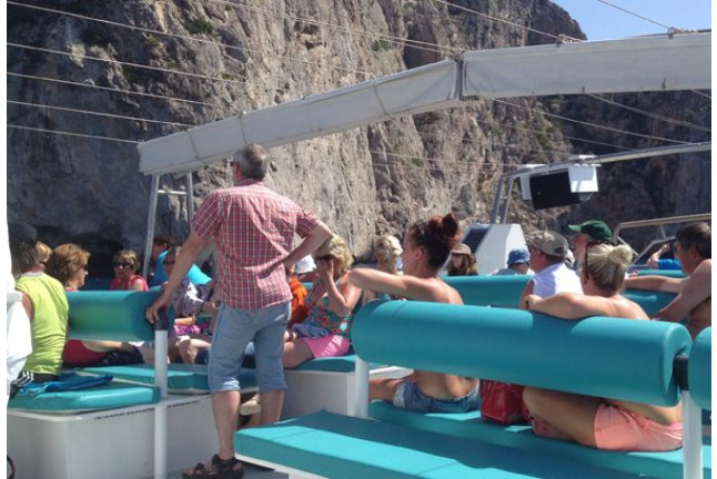 Day at Sea: Salida en Catamarán y Comida (Mallorca)