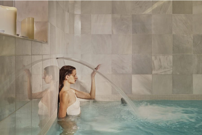 Circuito Spa Privado en Pareja con Cava en Spa Seda Club 5* (Granada)