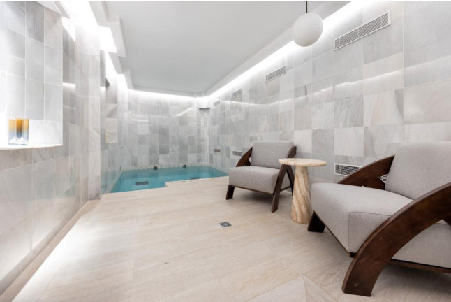 Circuito Spa Privado en Pareja con Cava en Spa Seda Club 5* (Granada)