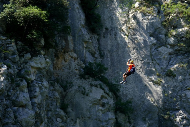 Combo Rápel, Escalada, Tirolina y Senderismo (Cazorla, Jaén)