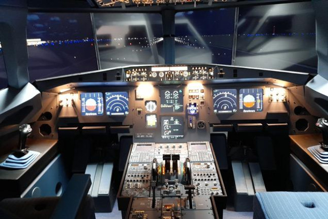 Simulador de Vuelo A-320 en Aeródromo Cuatro Vientos (Madrid) 