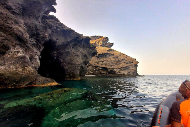 Ruta en Barco con Snorkel en aguas cristalinas (Cabo de Gata, Almería)