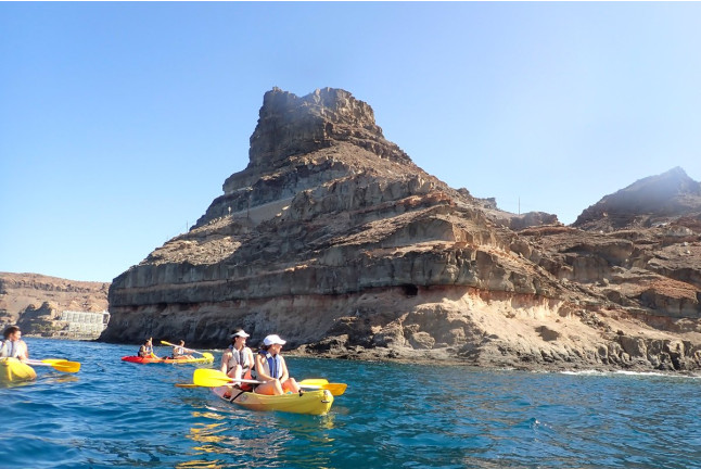 Kayak y Snorkel con Snack y Fotos por Cuevas Marinas (Mogán, Gran Canaria)