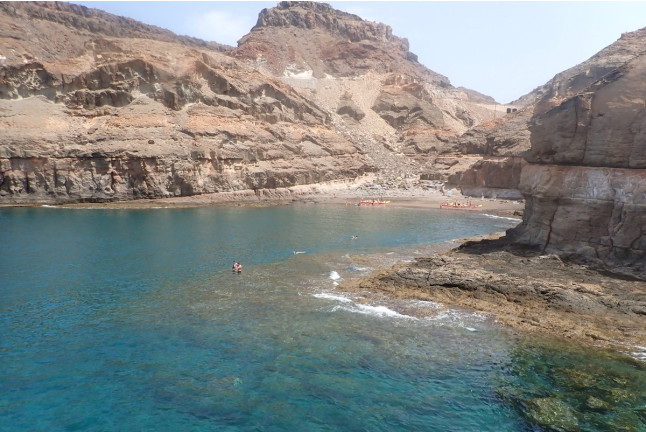 Kayak y Snorkel con Snack y Fotos por Cuevas Marinas (Mogán, Gran Canaria)