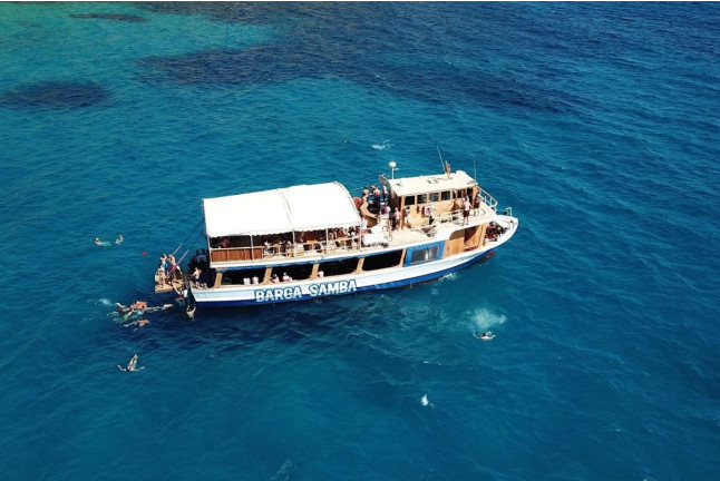Salida en Barco con Snorkel, Buffet Mediterráneo y Música en Vivo (Palma de Mallorca)