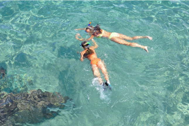 Salida en Barco con Snorkel, Buffet Mediterráneo y Música en Vivo (Palma de Mallorca)