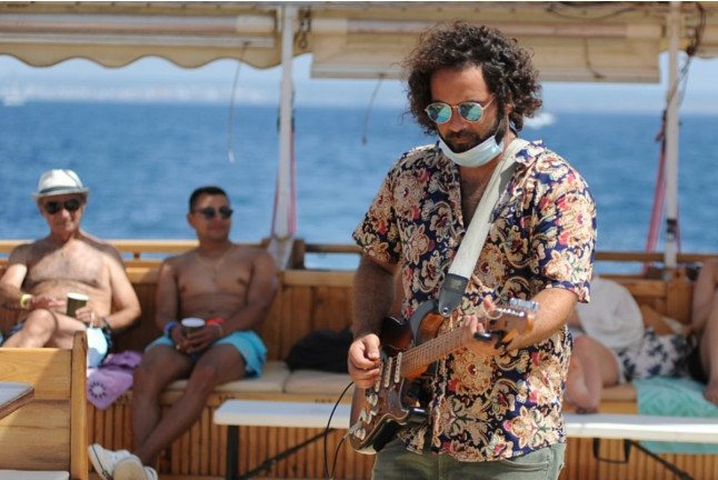 Salida en Barco con Snorkel, Buffet Mediterráneo y Música en Vivo (Palma de Mallorca)
