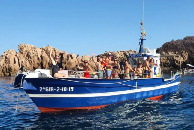 Paseo en Barco por la Costa con Snorkeling (Calella de Palafrugell, Girona)