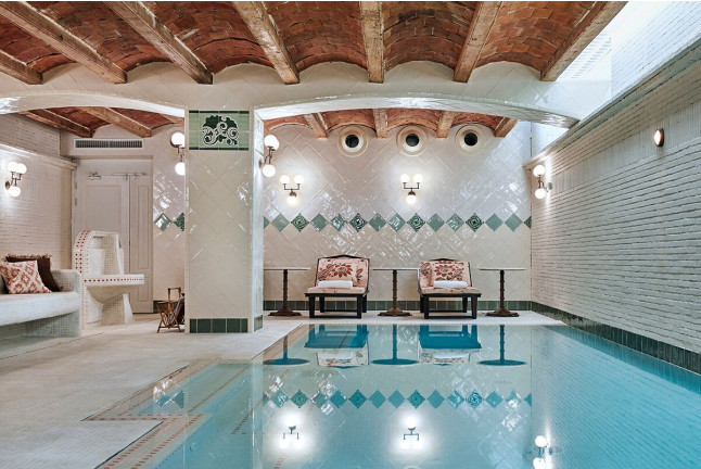 Relax & Rosé: Masaje Relajante, Piscina Climatizada y Sauna en Cowshed Spa - Soho House Barcelona (Barcelona)
