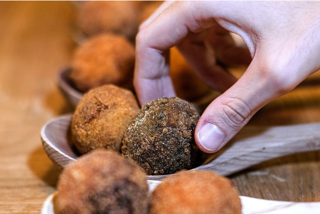 Crocata Duo: Comida o Cena para dos en Solo de Croquetas Reina Victoria (Madrid)