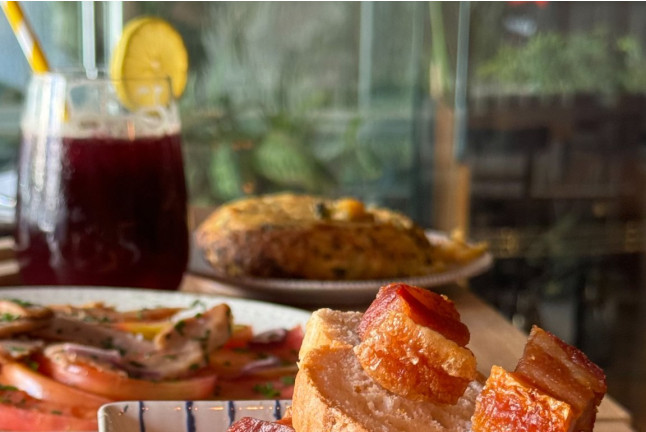 Crocata Duo: Comida o Cena para dos en Solo de Croquetas Reina Victoria (Madrid)