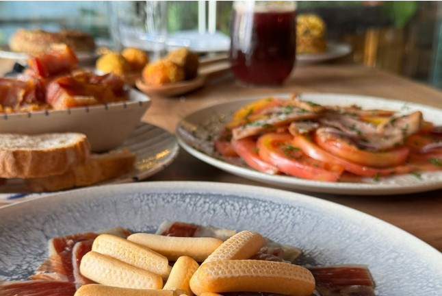 Crocata Duo: Comida o Cena para dos en Solo de Croquetas Reina Victoria (Madrid)