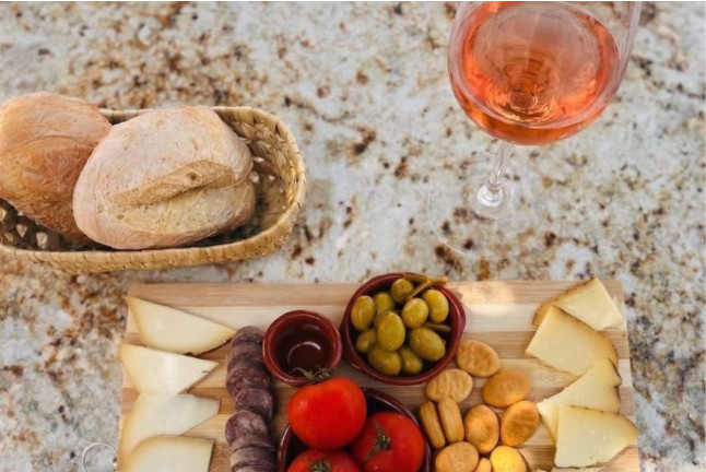 Cata de Vino con Picada de Producto Mallorquín en Bodega SON PRIM (Sencelles, Mallorca)