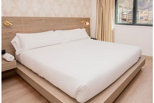Escapada de Lujo con Circuito Spa, Masaje y Cena en Hotel Plaza 5* (Andorra)