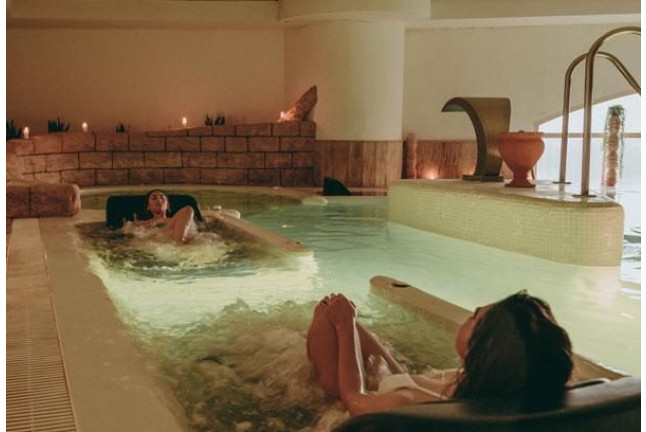 Circuito Spa, Masaje y Comida o Cena para dos en Thermae Spa (Coín, Málaga) 
