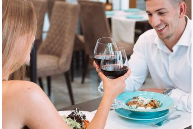 Circuito Spa y Menú para dos con Naturquinoa NQ Take Away en Hotel 5* (Madrid)