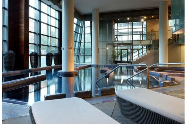 Circuito Spa, Masaje Relajante y Comida o Cena en Caroli Health Club en Hotel 5* (Madrid)