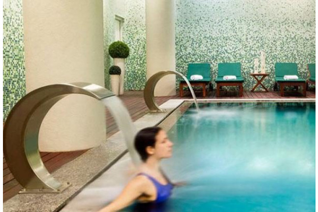 Circuito Spa, Masaje y Cena para dos en Despacio Spa Centre del Hotel H10 Marina 4* (De Lunes a Viernes) (Barcelona)