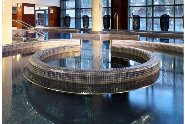 Circuito Spa y Masaje Relajante para dos en Caroli Health Club en Hotel 5* (Madrid)