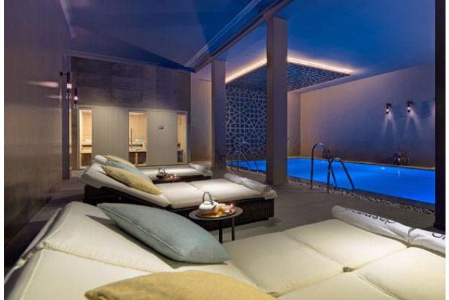 Circuito Spa, Masaje y Acceso a la Terraza Privilege para dos en Hotel H10 Andalucía Plaza 4* (Marbella, Málaga)