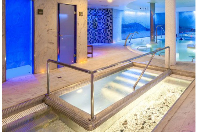 Circuito Spa y Cena para dos en Exe Estepona Thalasso Spa 4* (Estepona, Málaga)