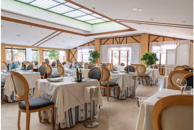 Circuito Spa Aquatonic y Comida o Cena en Hotel Termes de Montbrió 4* (Tarragona)