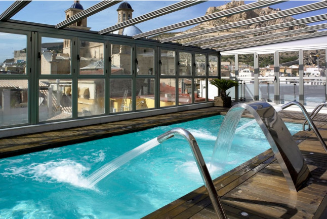 Circuito Spa, Menú Degustación en Hospes Amérigo 5* y Visita a Bodega Las Virtudes con Cata de Vinos y Aceites con Aperitivo para dos (Alicante)