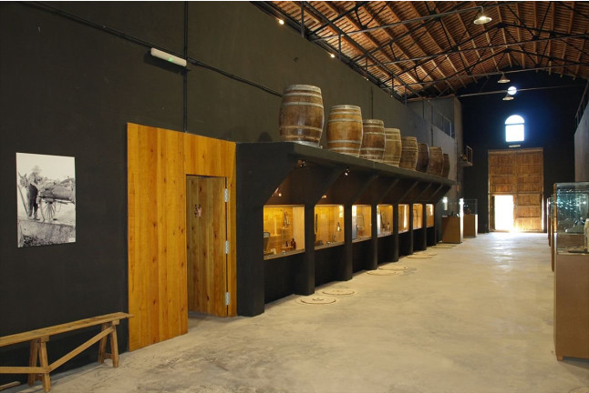 Circuito Spa en Centro Spa Minos y Visita a Bodegas Besalduch Valls & Bellmunt con Degustación para dos (Castellón)