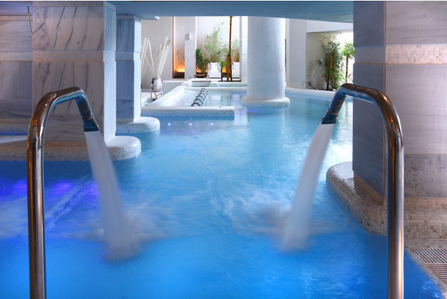 Circuito Spa en Royal Hideaway Sancti Petri Spa & Resort 5* y Visita a Bodegas Osborne y Cata de vinos de Jerez para dos (Cádiz)